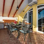 Amazing Home In Oklaj With Wifi *