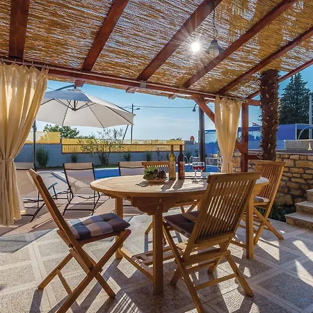 Feriehus Amazing In With Wifi