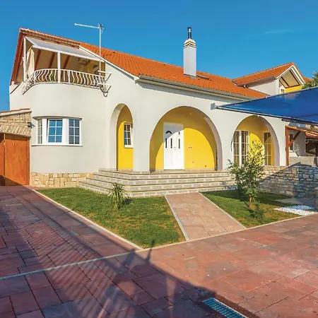 Amazing Home In Oklaj With Wifi * Oklaj